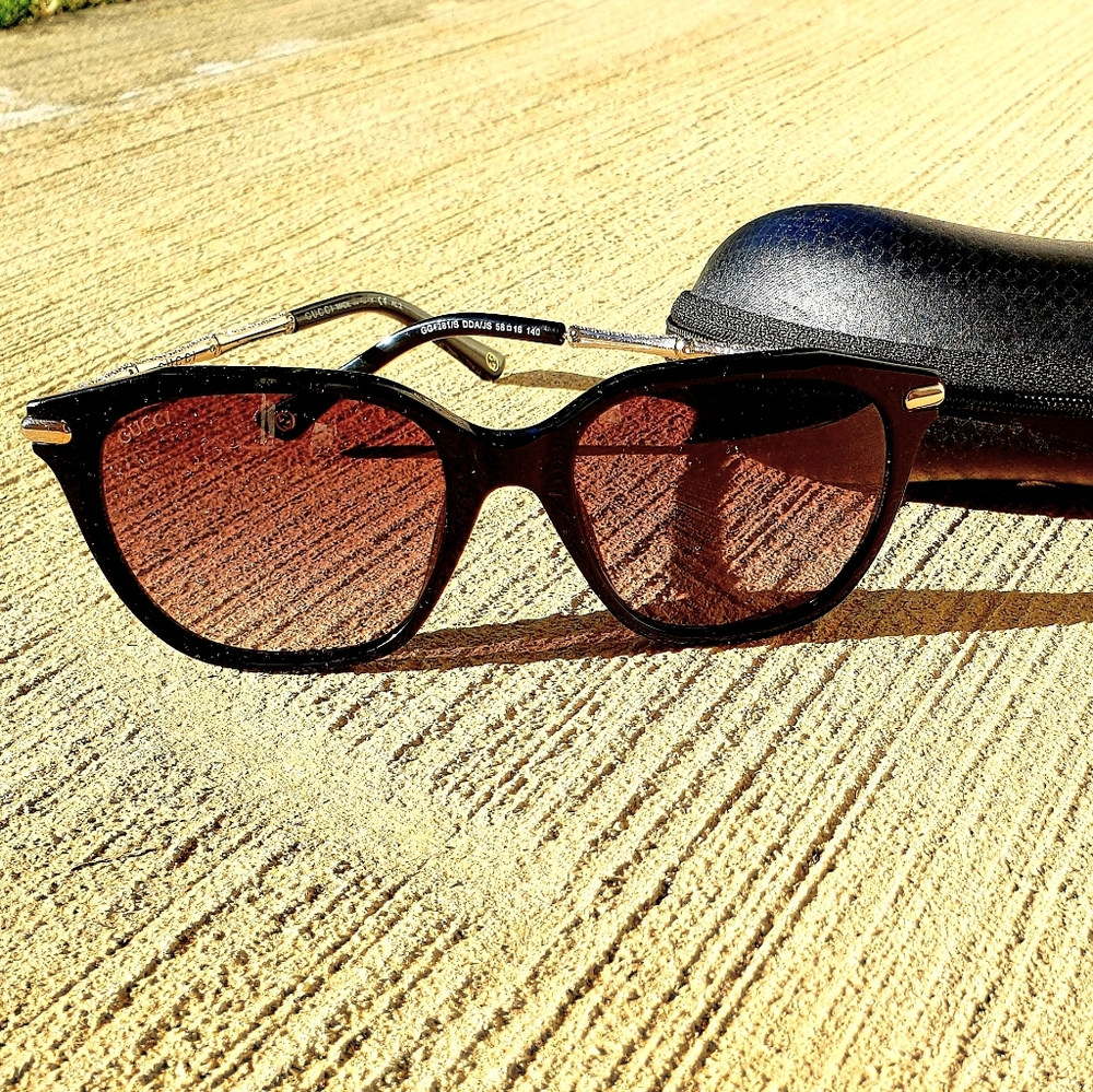 GUCCI BLACK/BROWN SHADES WITH STUDED SIDE PANELS